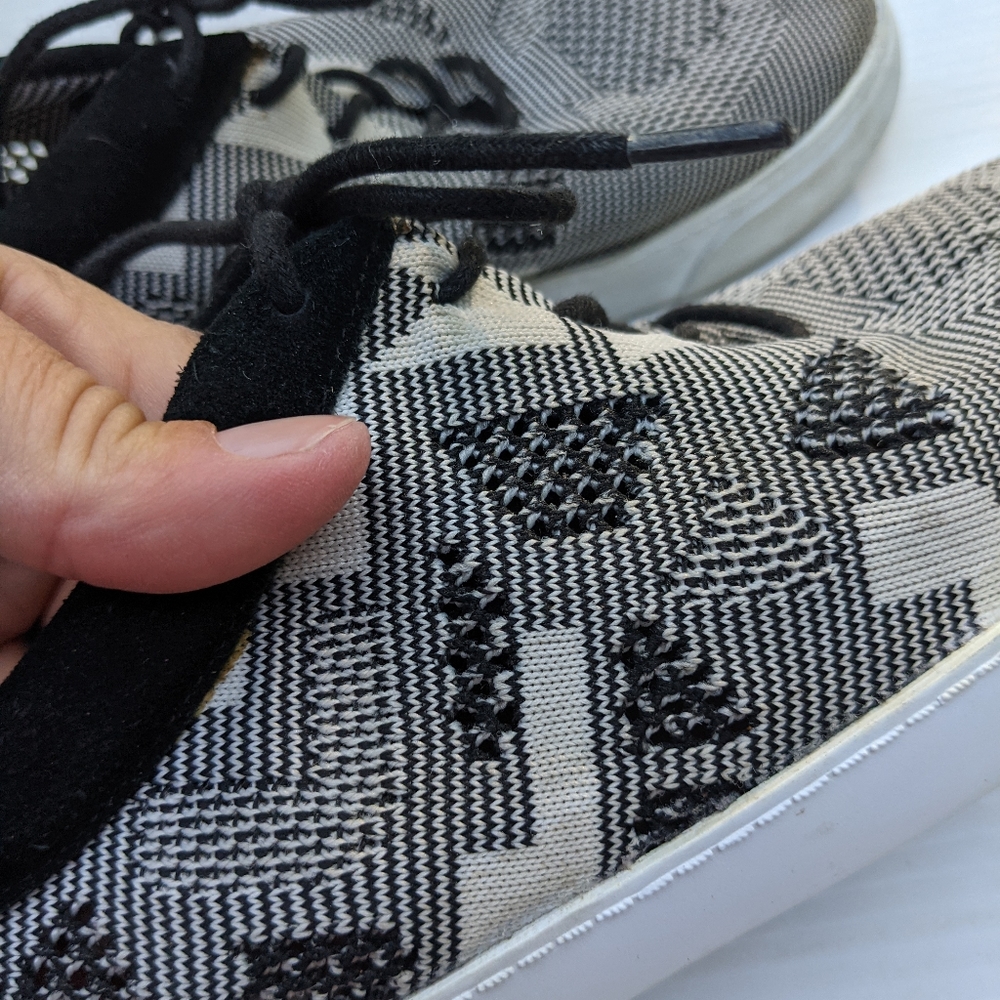 CLARKS Somerset "Glove Glitter" tribal canvas sneakers Size 9.5 Women's - Picture 12 of 13